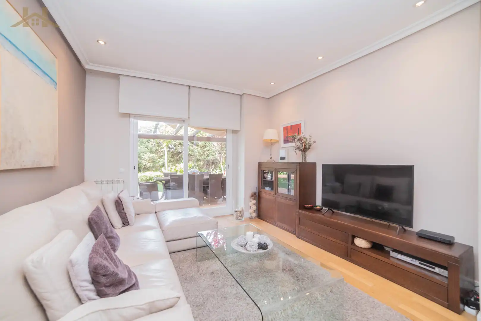 Living room of Flat for sale in Pozuelo de Alarcón  with Air Conditioner, Heating and Private garden