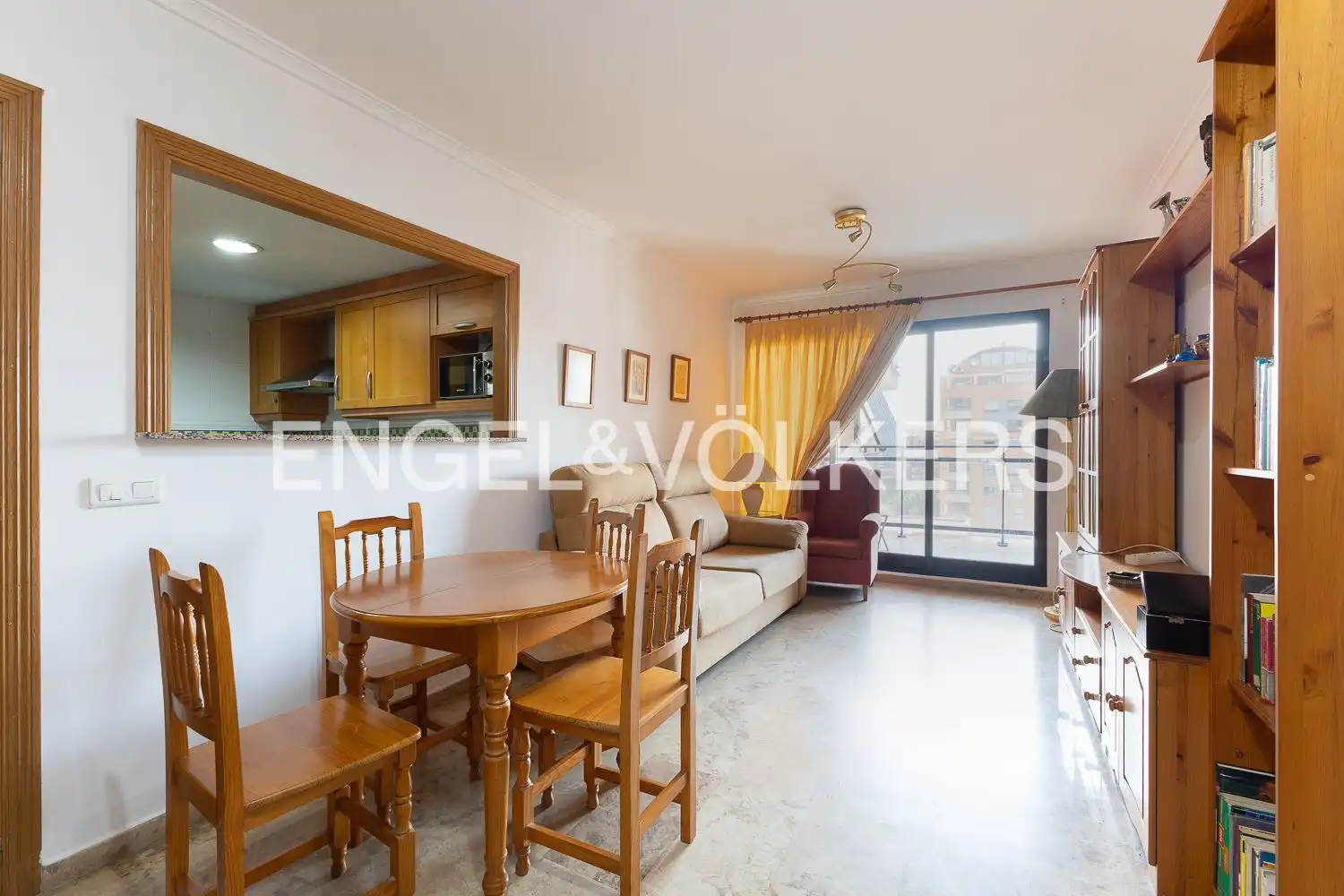 Sala de estar de Piso de alquiler en Valencia con Aire acondicionado, Calefacción y Jardín privado