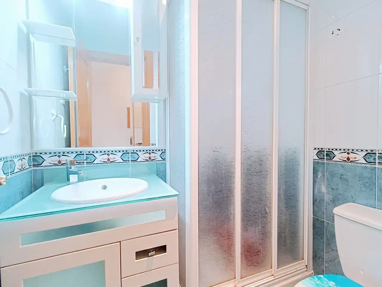 Baño de Dúplex de alquiler en Madrid con Aire acondicionado, Amueblado y Horno