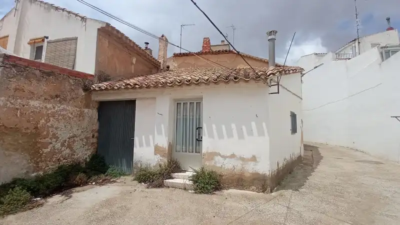Vista exterior de Casa o chalet en venta en Casas-Ibáñez