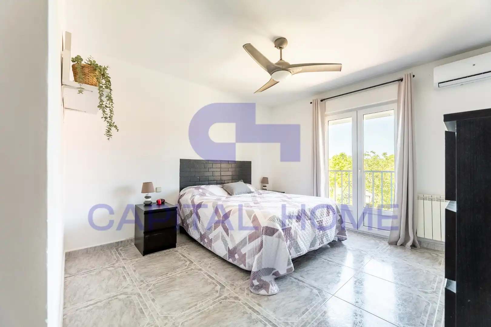 Habitación de Casa adosada en venta en Navalcarnero con Aire acondicionado, Calefacción y Jardín privado
