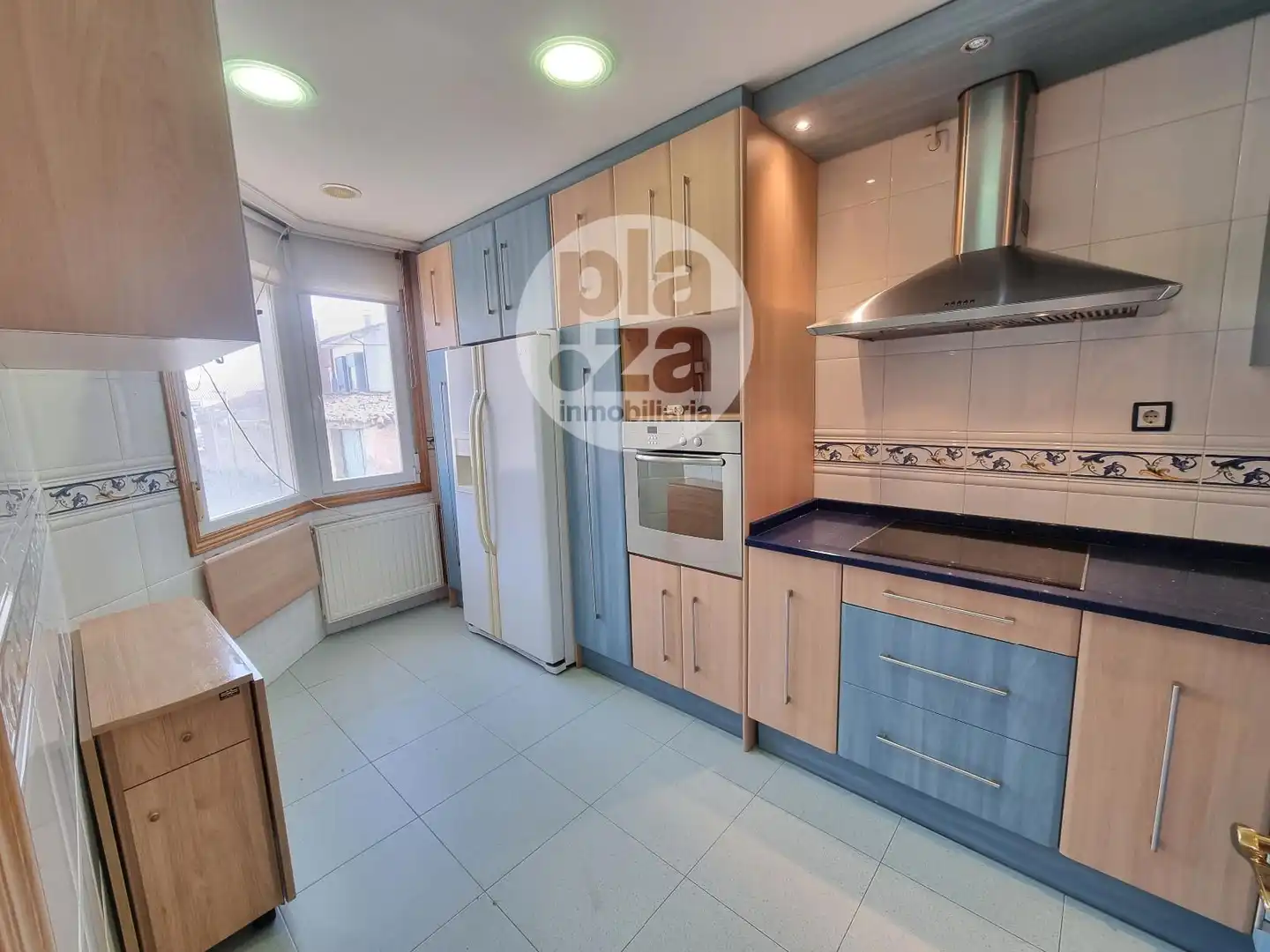Cocina de Casa adosada en venta en Burgos con Calefacción y Jardín privado