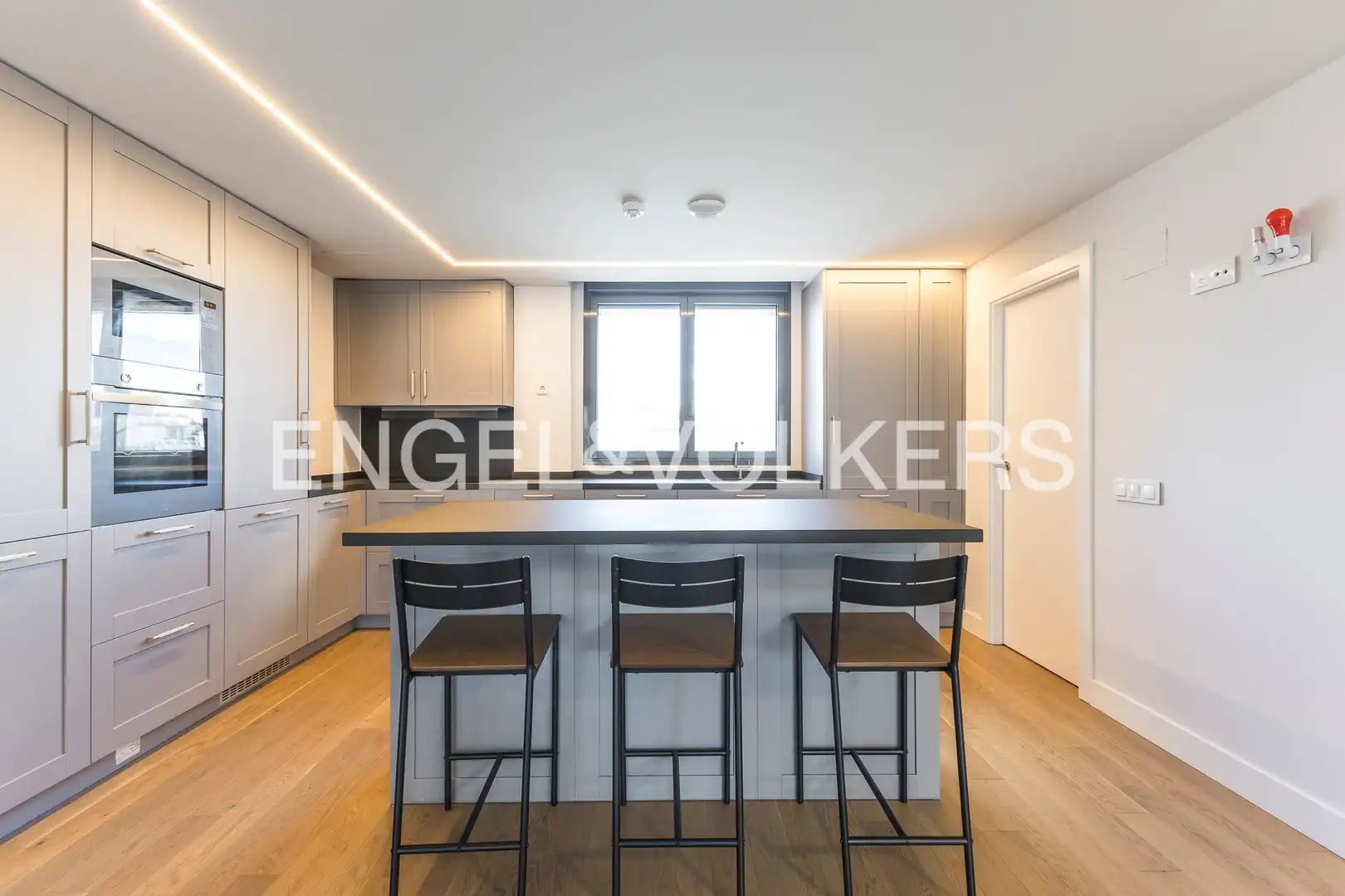 Cocina de Dúplex en venta en Madrid con Calefacción, Jardín privado y Terraza