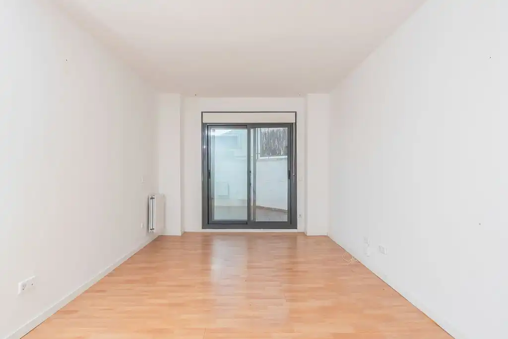 Flat for sale in C/ Plaza de la Estación - Res , Jardín de los Reyes - Parque Real