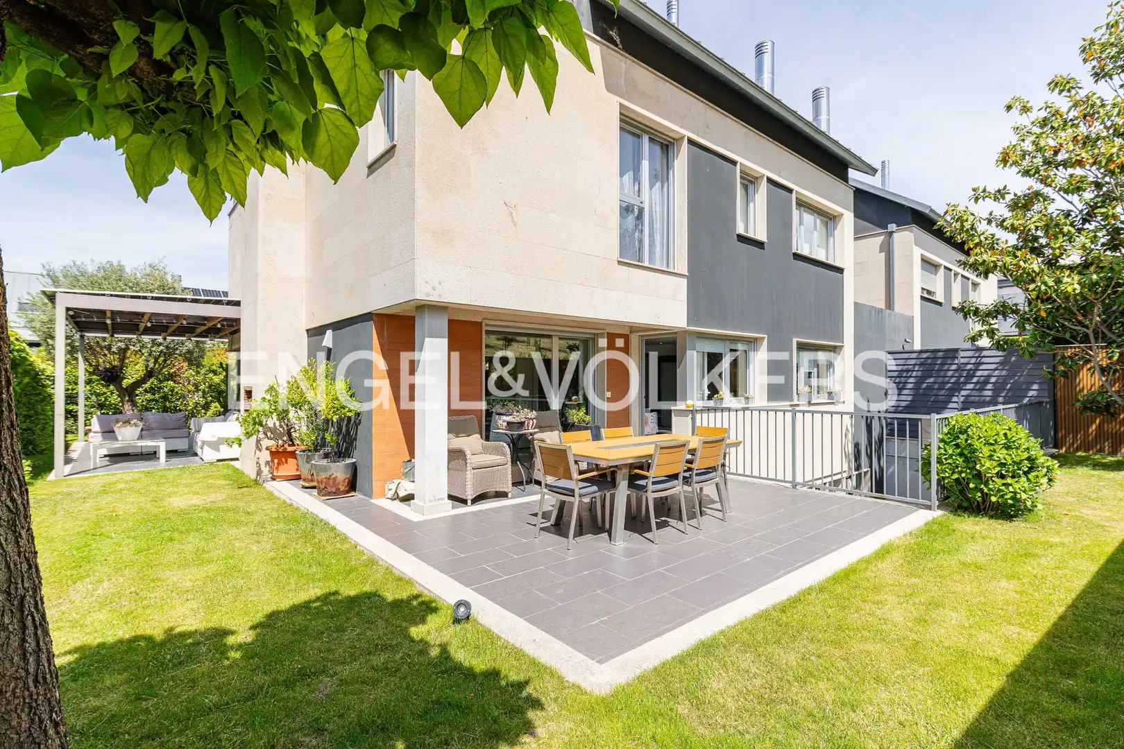 Terraza de Casa adosada en venta en Las Rozas de Madrid con Aire acondicionado, Calefacción y Jardín privado