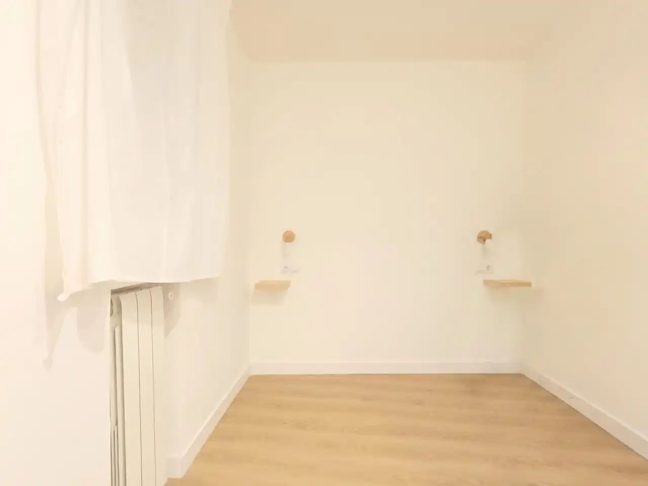 Schlafzimmer von Wohnung zur Miete in Madrid mit Klimaanlage, Heizung und Möbliert