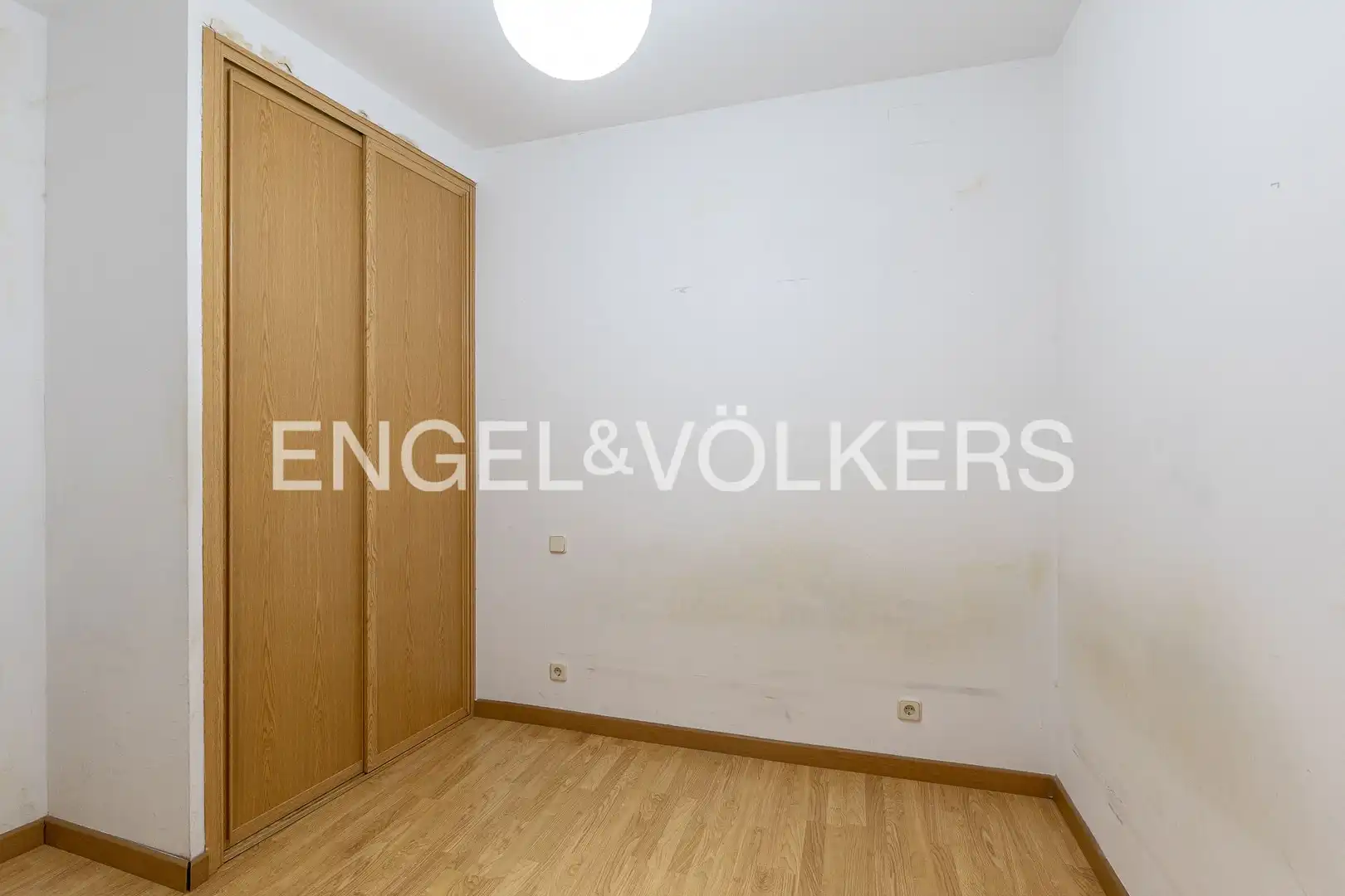 Schlafzimmer von Wohnung zum Verkauf in Madrid mit Heizung, Abstellraum und Balkon