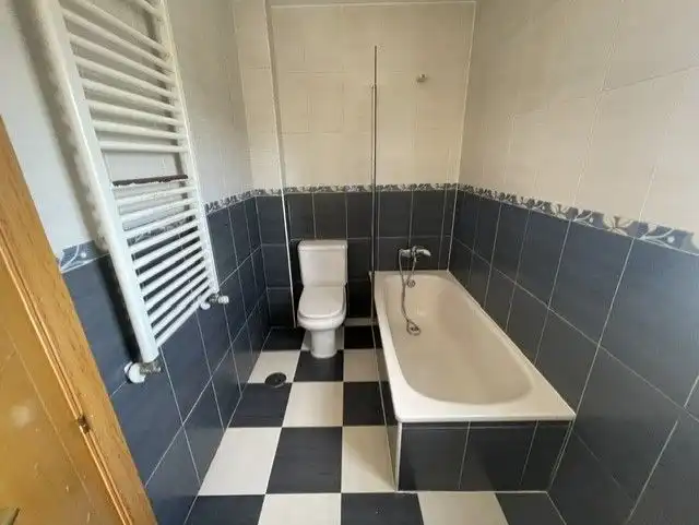 Bathroom of Flat for sale in Madrid  with Heating