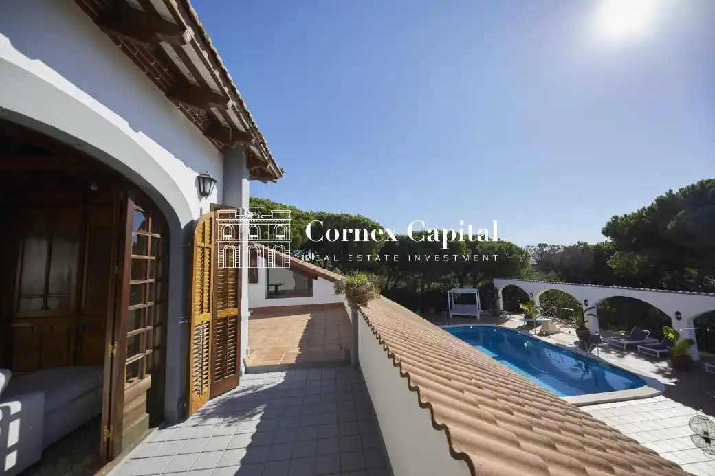 Außenansicht von Country house zum Verkauf in Sant Andreu de Llavaneres mit Privatgarten, Terrasse und Schwimmbad