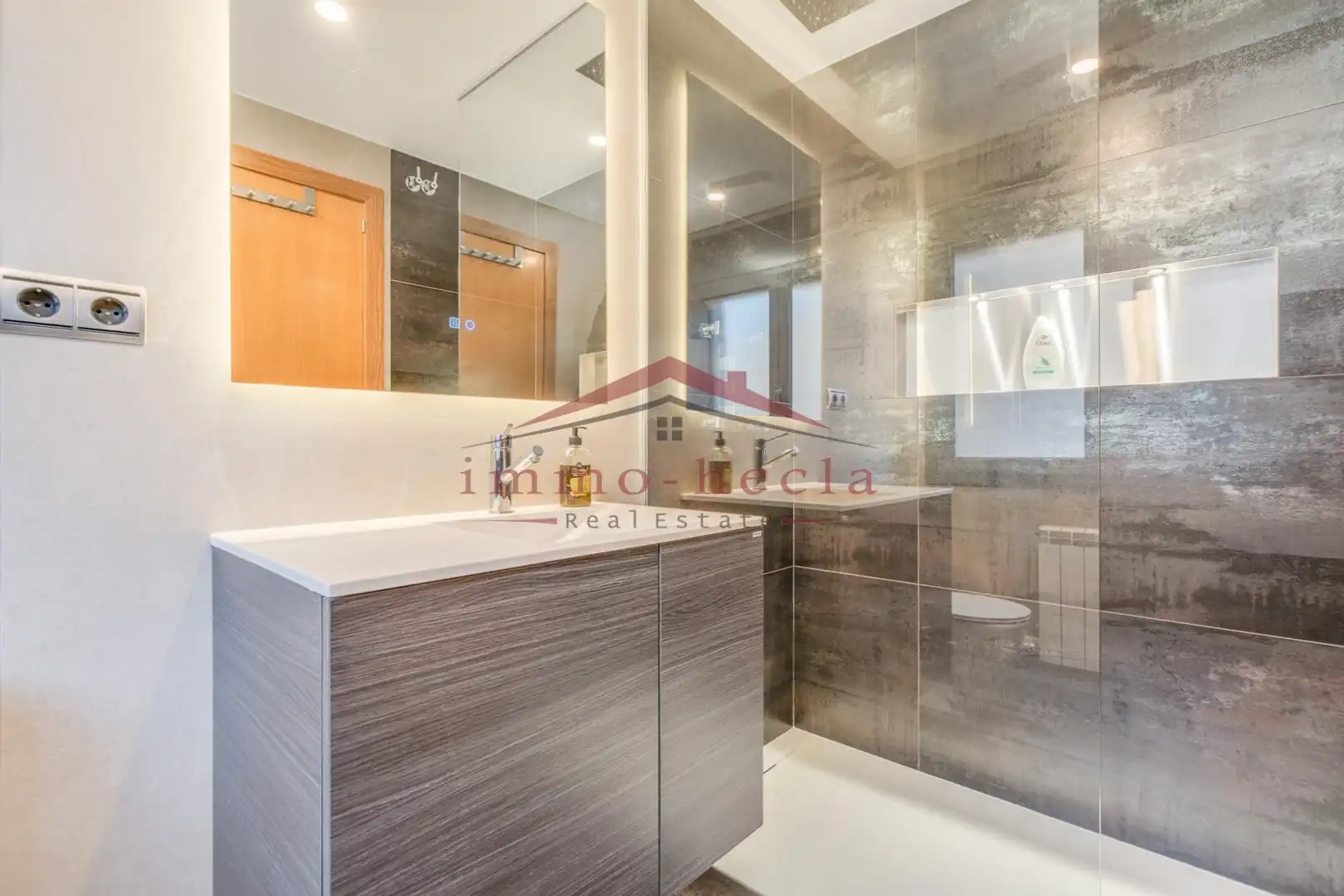 Baño de Dúplex en venta en Castellolí con Calefacción, Terraza y Horno