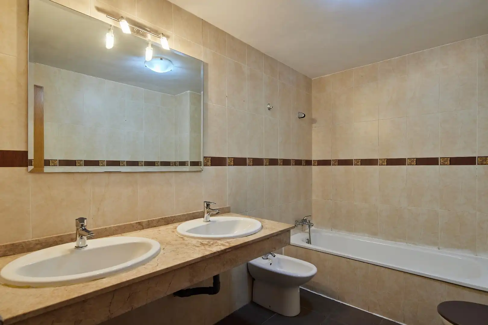 Baño de Casa adosada en venta en Medina Sidonia con Terraza, Balcón y Alarma