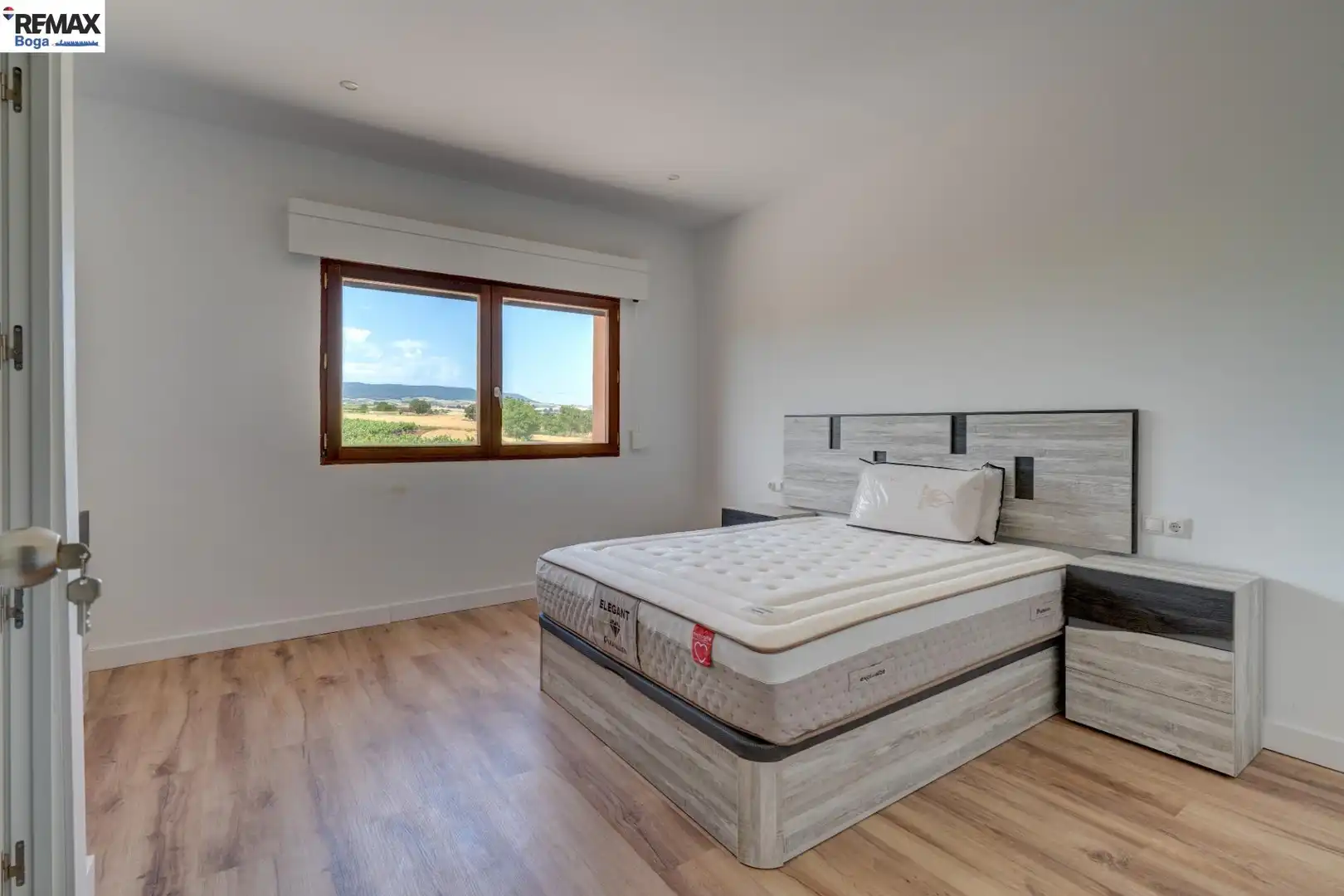 Bedroom of Commercial properties for sale in Cordovín  with Furnished