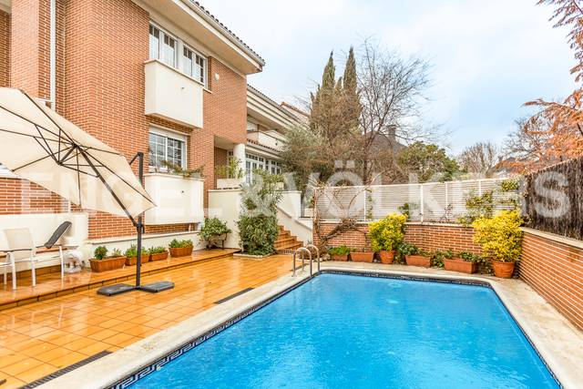 Casa-chalet en Venta en La Florida -  El  Plantío