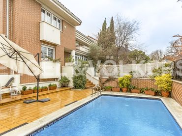 Adossat amb piscina en venda a Moncloa - Aravaca