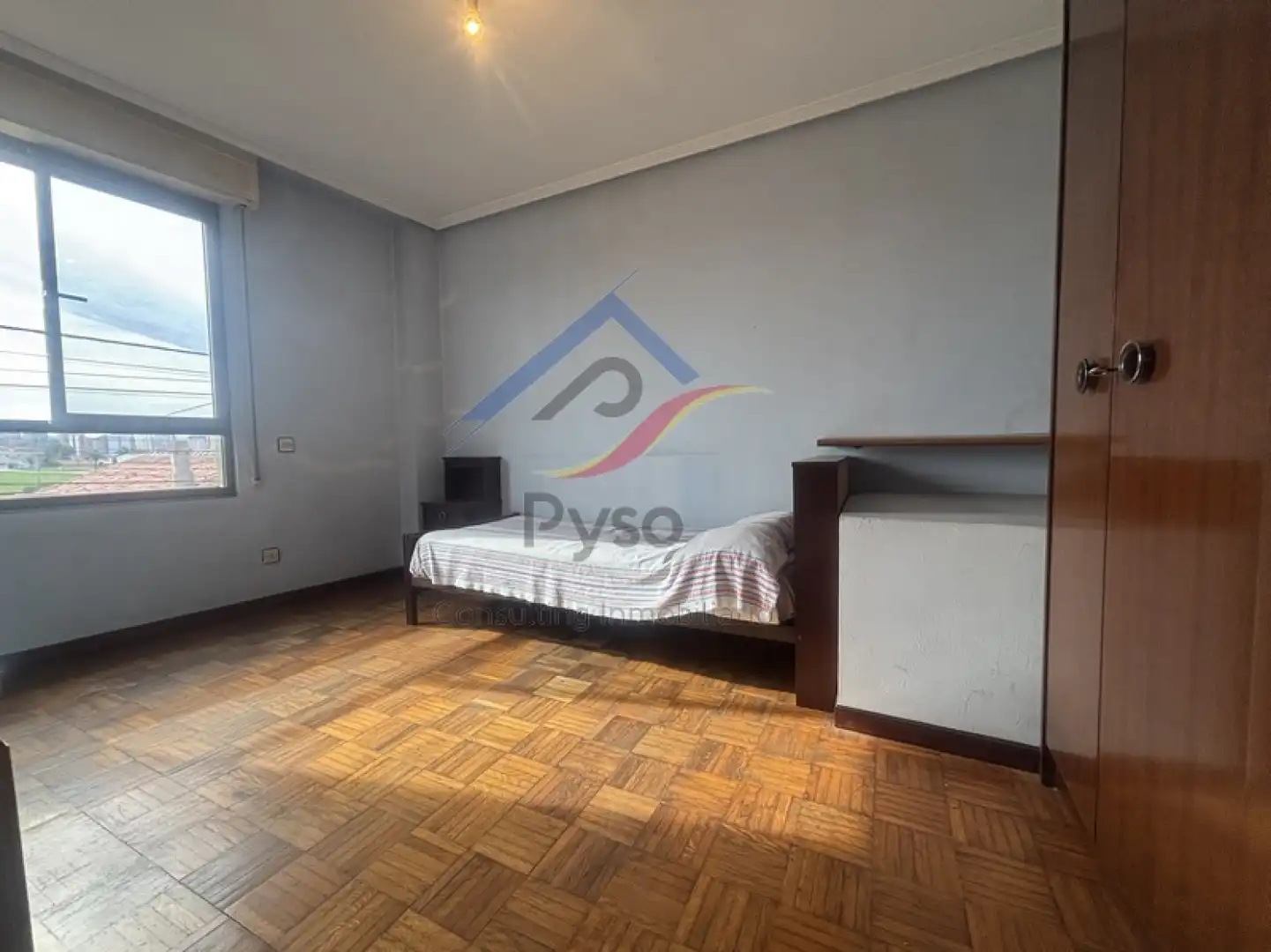 Dormitori de Casa o xalet en venda en Santander amb Parquet