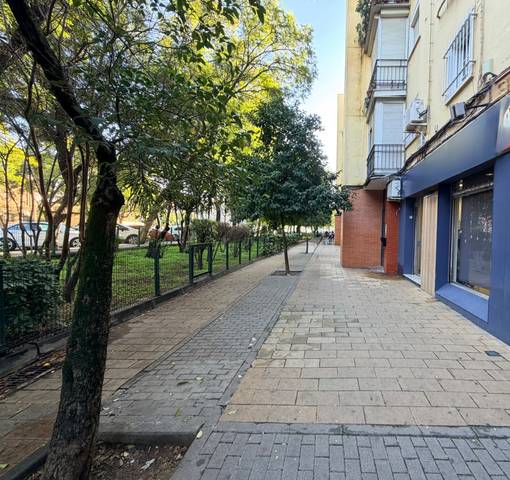 Local comercial en Alquiler en Avenida de Ramón y Cajal, 100 en El Plantinar – Avda. La Paz - El Juncal