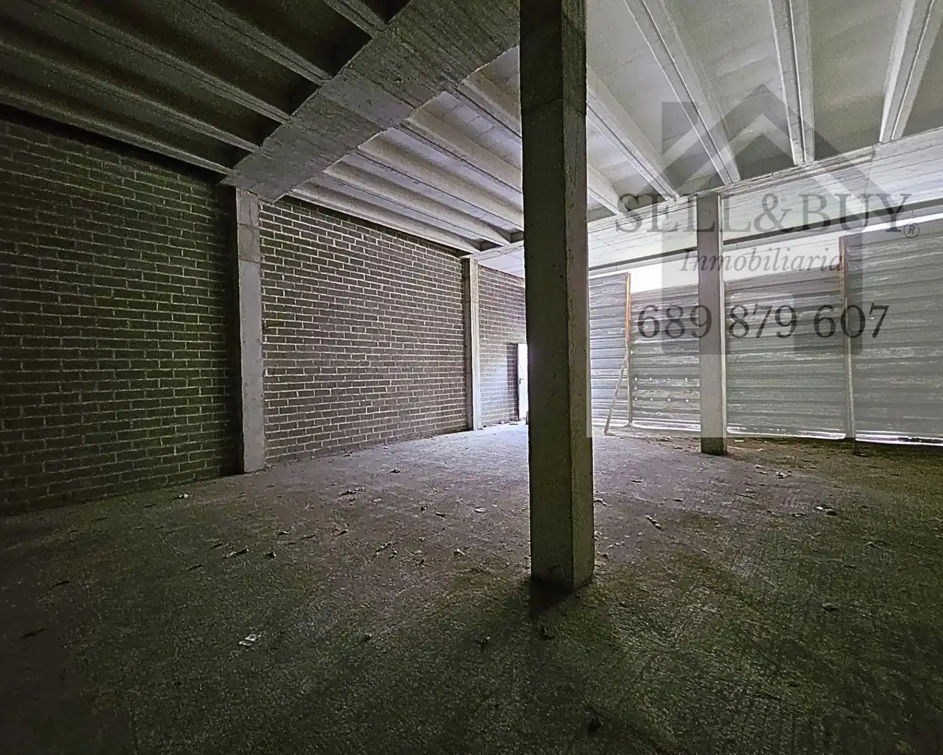 Local comercial de lloguer a Revilla