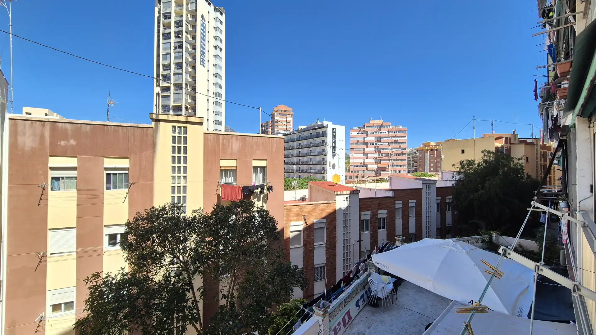 Vista exterior de Pis en venda en Benidorm amb Calefacció, Moblat i Balcó