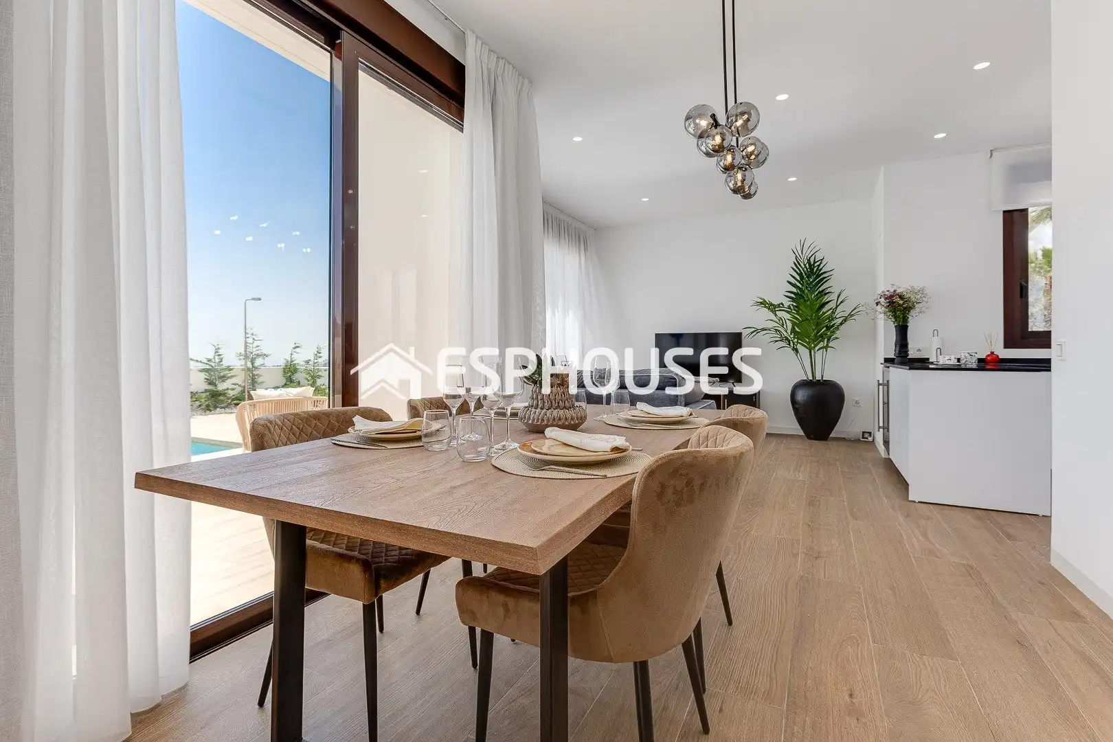 Chalet con terraza en venta en Golf Bahía, imagen 3