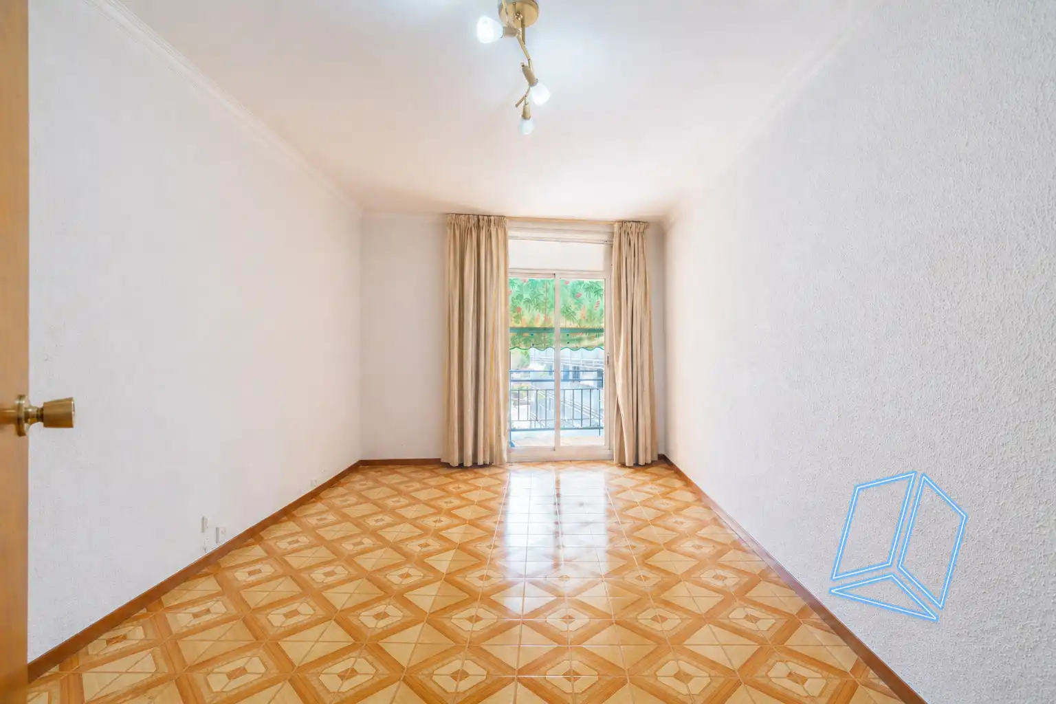 Living room of Flat for sale in L'Hospitalet de Llobregat  with Balcony