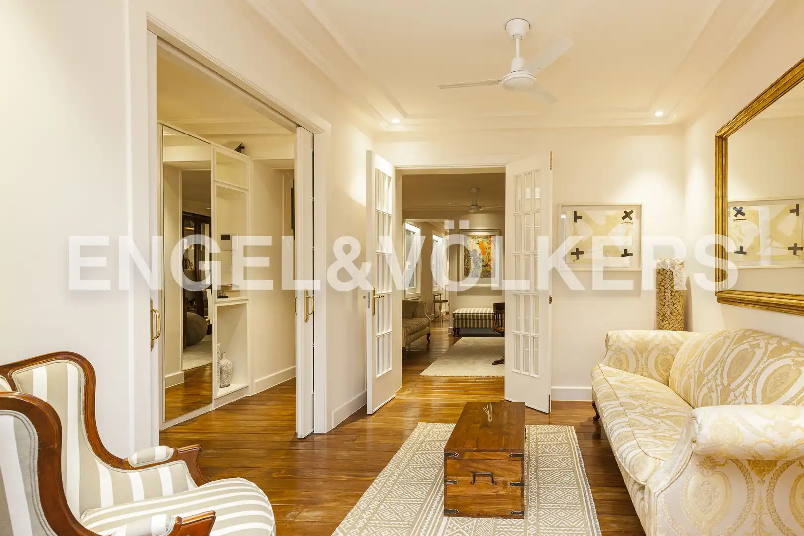 Sala d'estar de Apartament en venda en Madrid amb Aire condicionat, Calefacció i Parquet