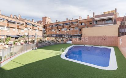 Vista exterior de Casa o xalet en venda en Sant Boi de Llobregat amb Aire condicionat, Calefacció i Jardí privat