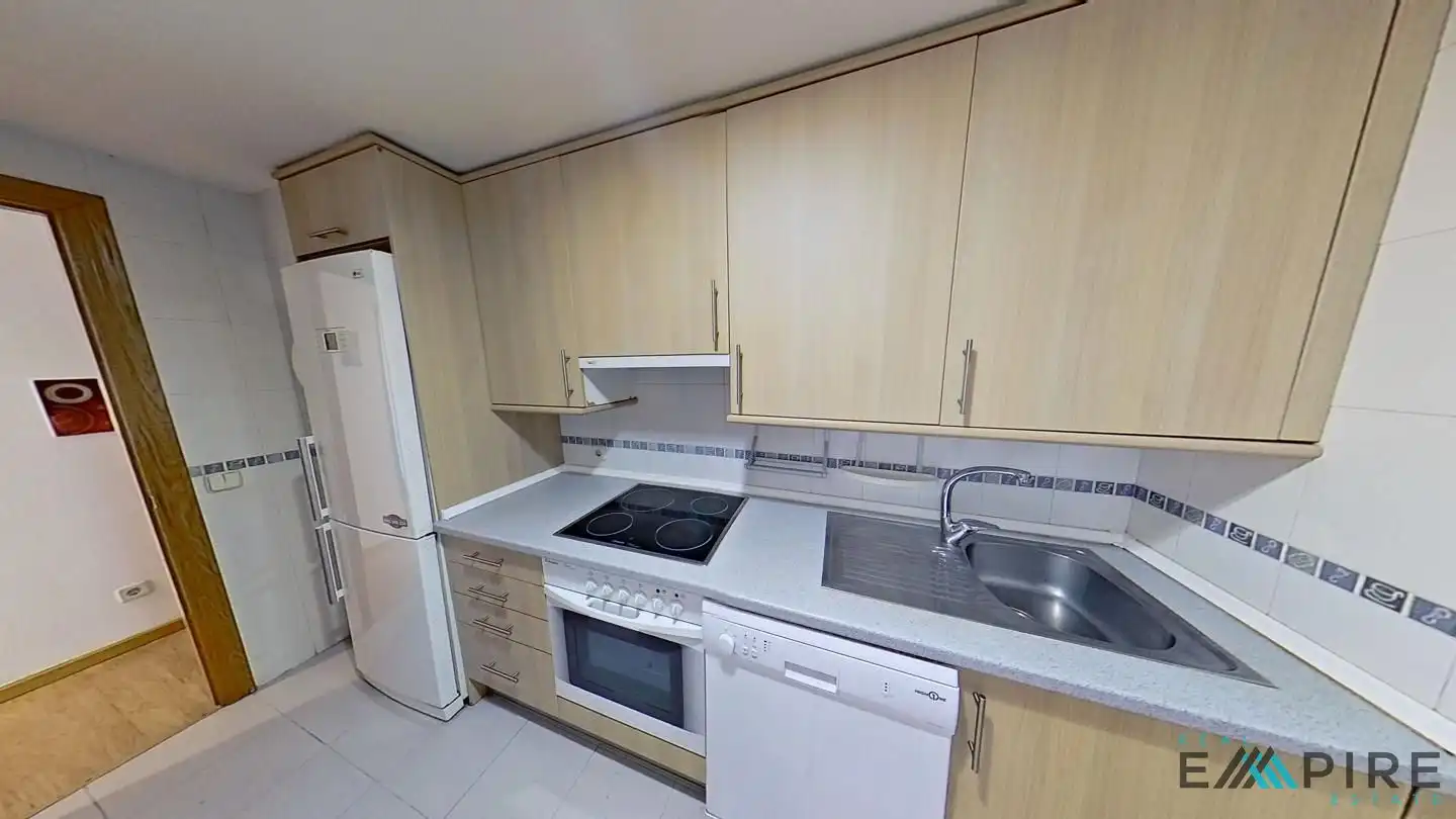 Küche von Wohnung zum Verkauf in Parla mit Heizung, Abstellraum und Möbliert