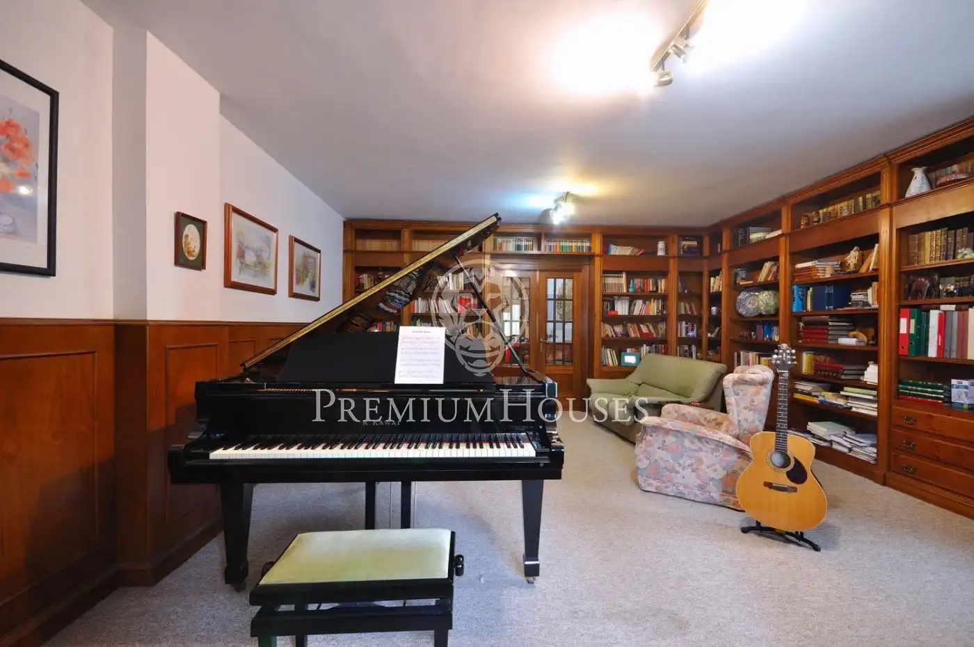 Houses for sale in Tiana