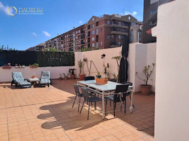 Piso en Venta en Ausias March en Malilla