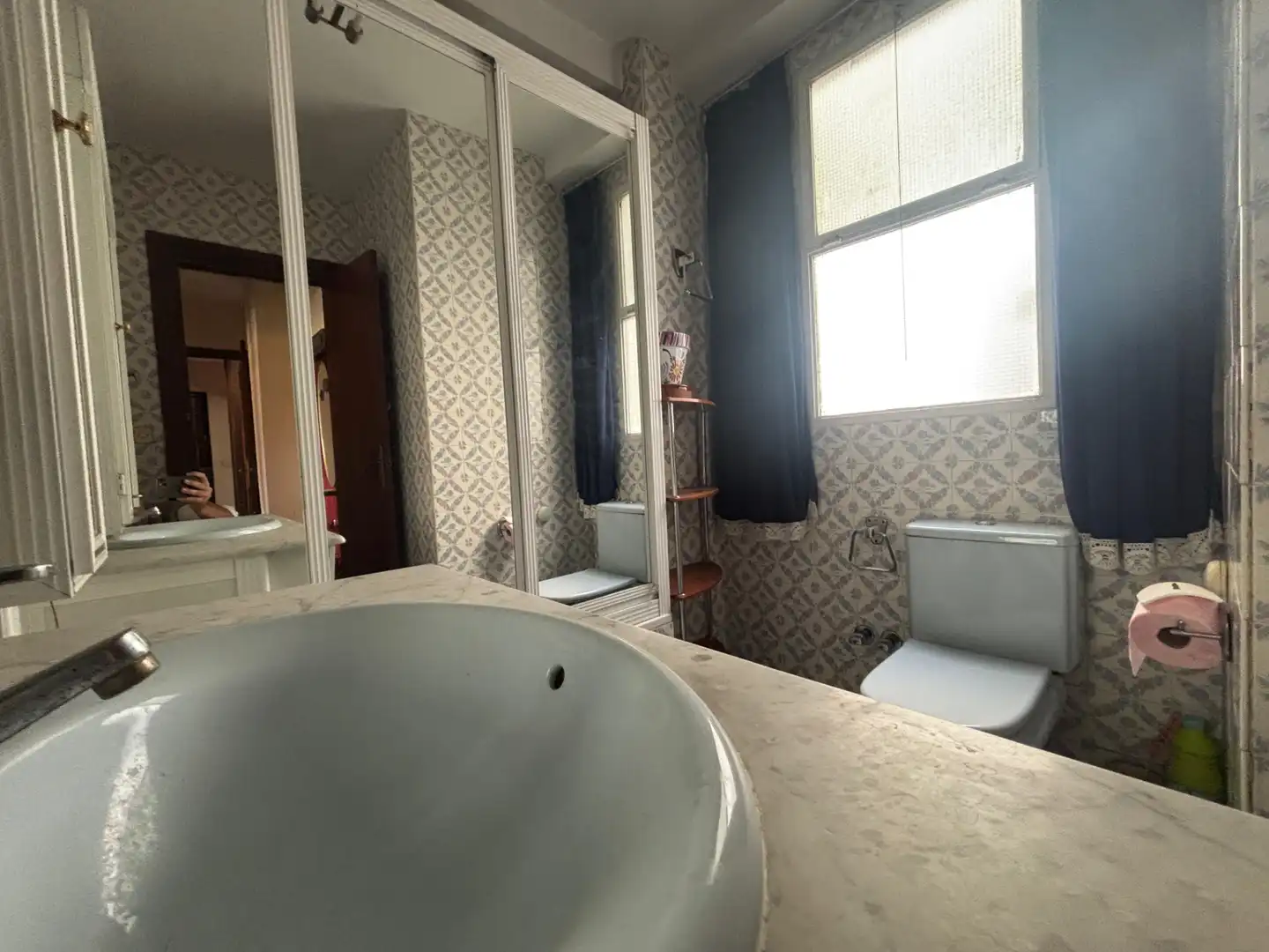Bathroom of Flat for sale in Sevilla  with Air Conditioner