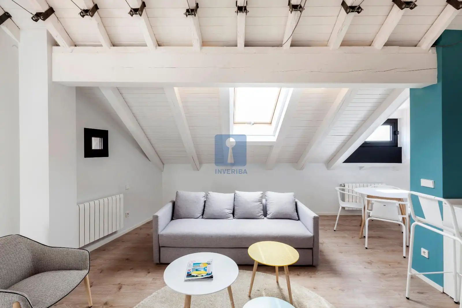 Living room of Attic for rent in Madrid  with Air Conditioner, Heating and Parquet flooring