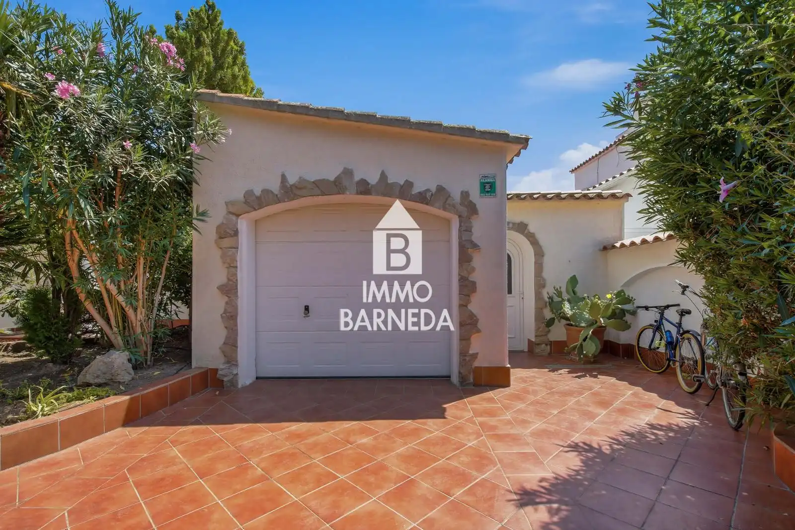 Vista exterior de Casa o xalet en venda en Empuriabrava amb Aire condicionat, Calefacció i Terrassa