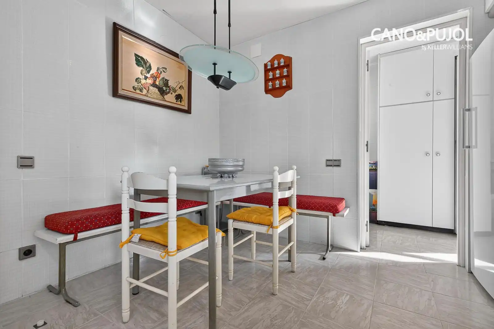 Dining room of Houses for sale in Ca n'Oriol