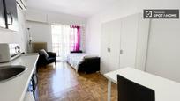 Bedroom of Flat to rent in  Madrid Capital  with Air Conditioner and Balcony