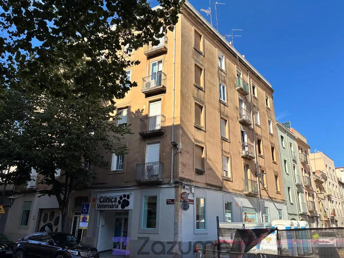 Vista exterior de Pis de lloguer en Reus amb Aire condicionat, Moblat i Forn