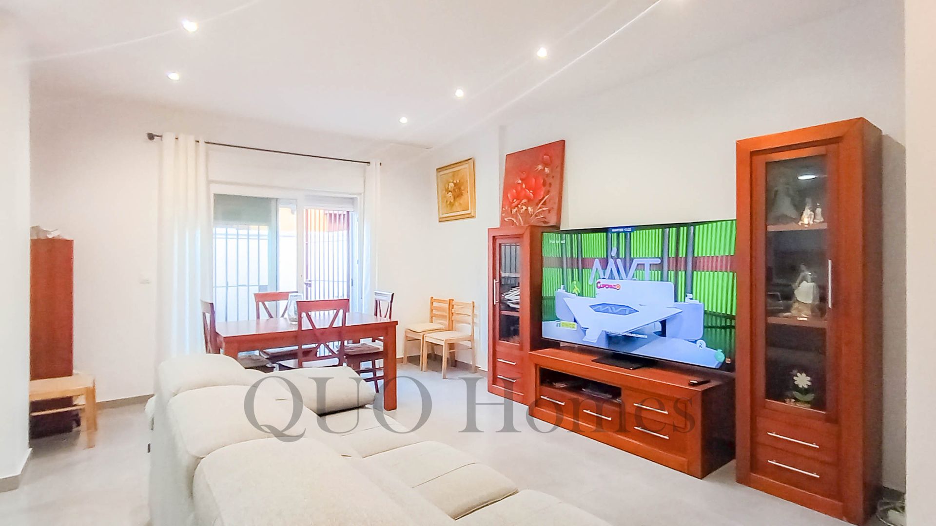 Sala d'estar de Casa adosada en venda en Jerez de la Frontera amb Aire condicionat, Terrassa i Balcó