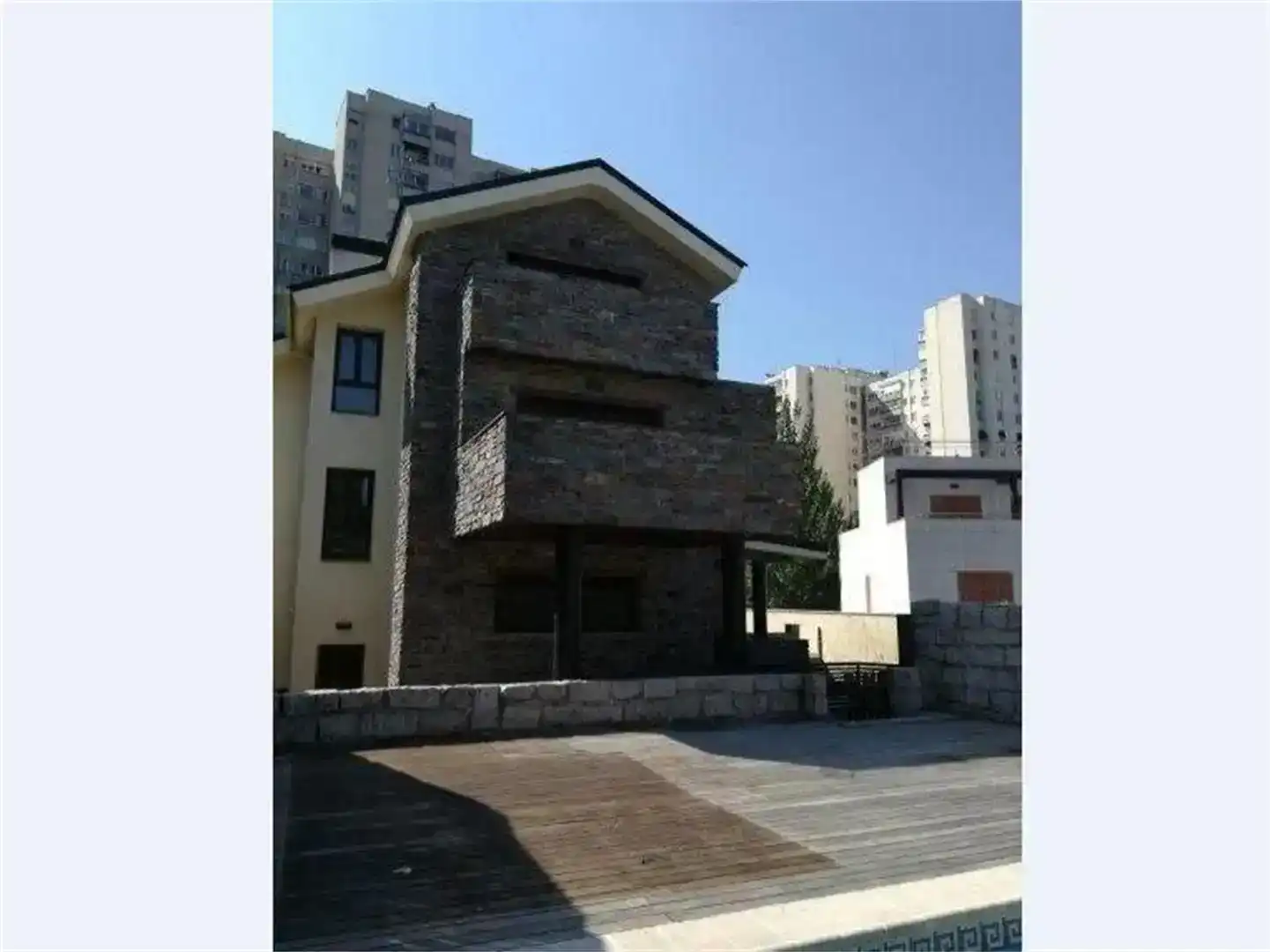 Vista exterior de Casa o chalet en venta en  Madrid Capital con Aire acondicionado, Piscina y Balcón