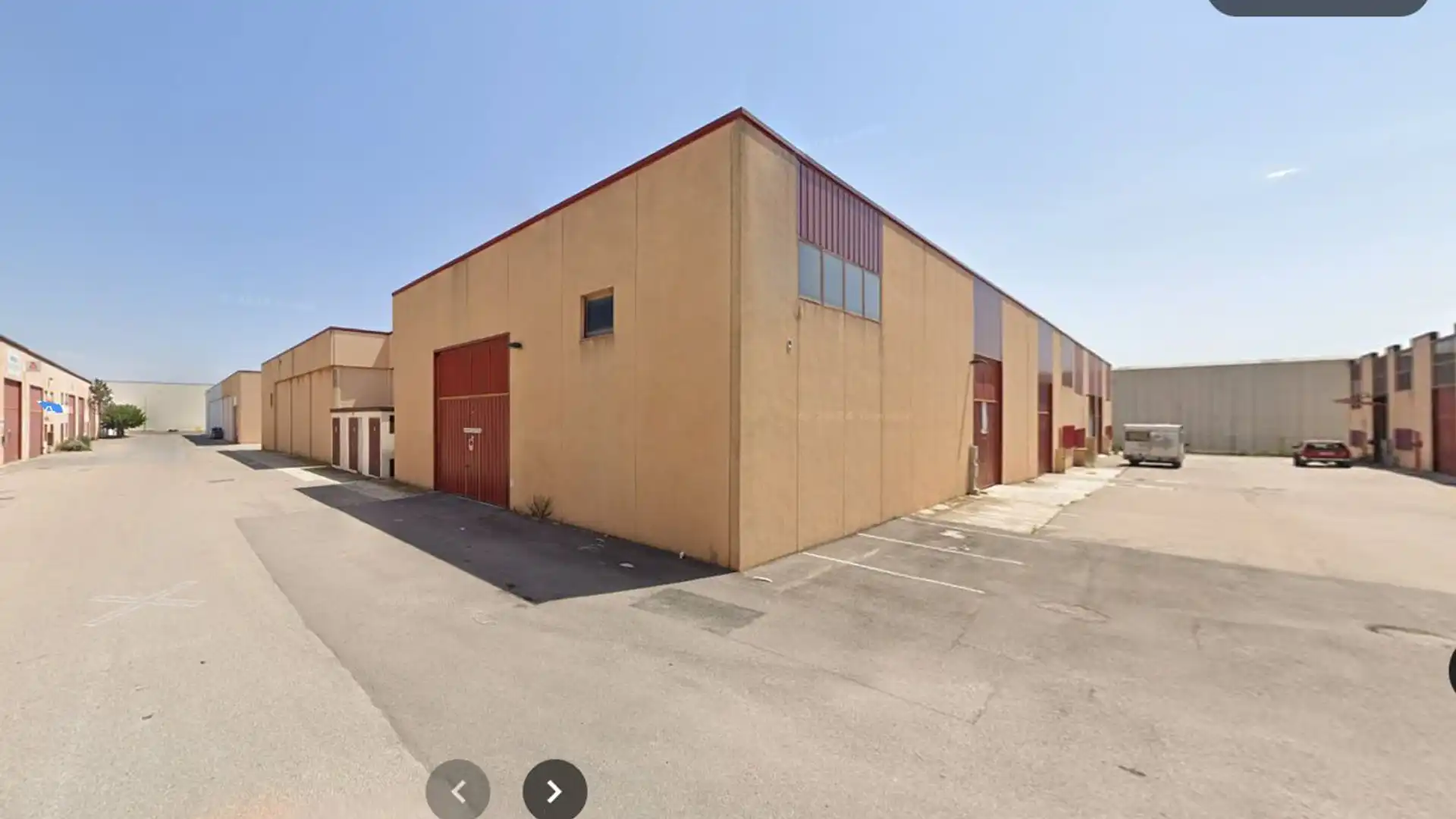 Außenansicht von Fabrikhallen zum Verkauf in Valls
