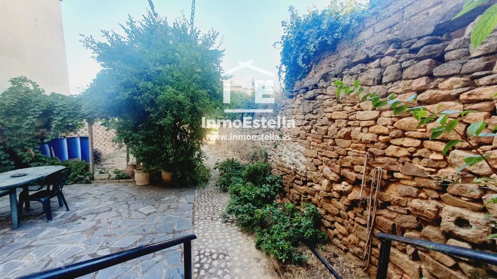 Vista exterior de Casa adosada en venta en Allo con Calefacción, Jardín privado y Terraza
