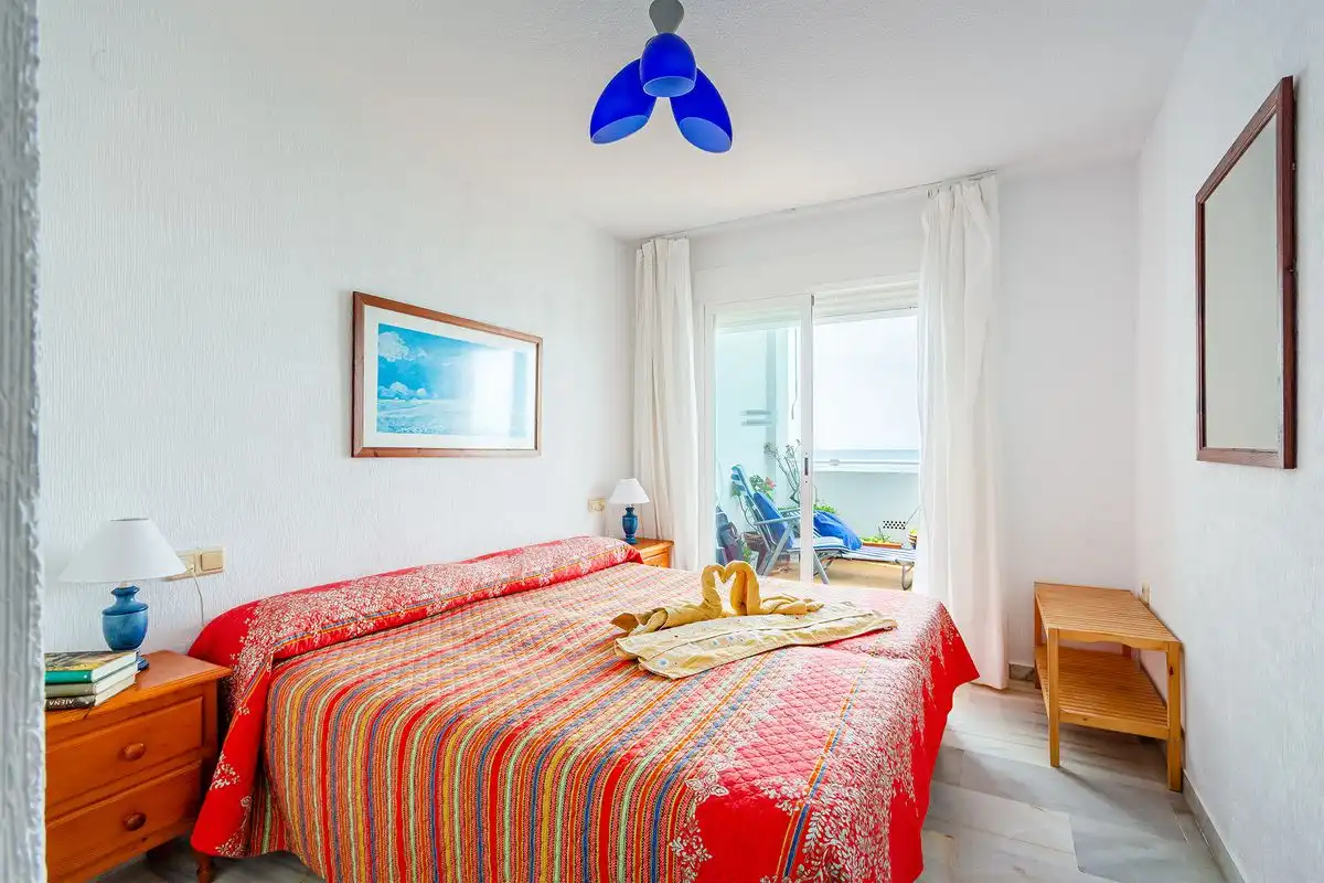 Habitación de Apartamento de alquiler en Almuñécar con Terraza y Amueblado