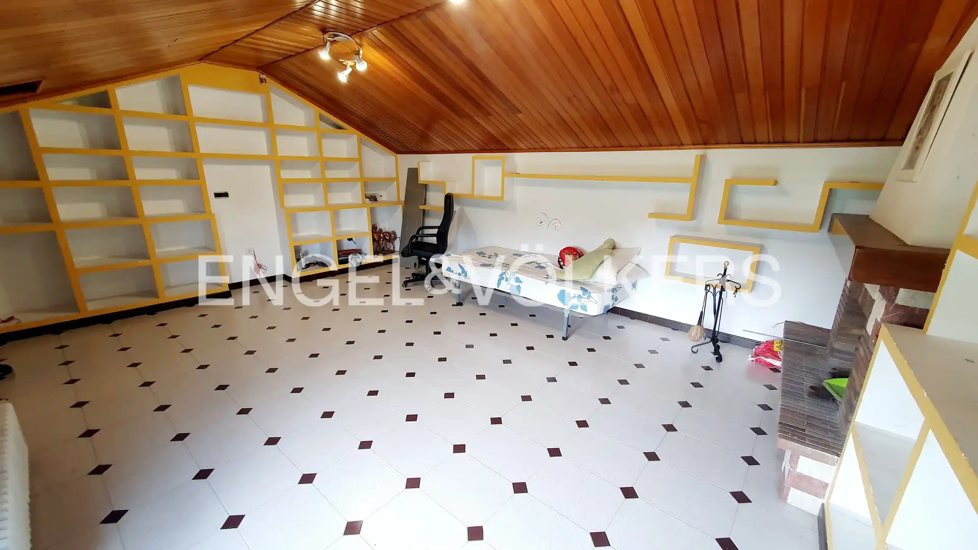 Casa adosada en venta en Aguilar de Campoo con Calefacción, Jardín privado y Parquet