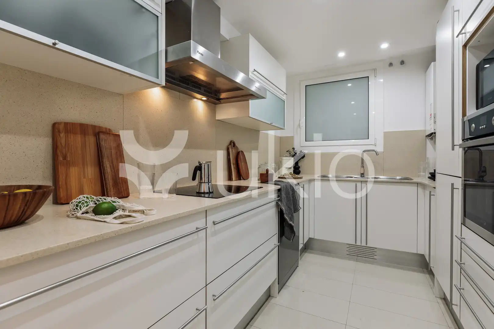 Cocina de Apartamento de alquiler en Barcelona con Aire acondicionado, Calefacción y Amueblado