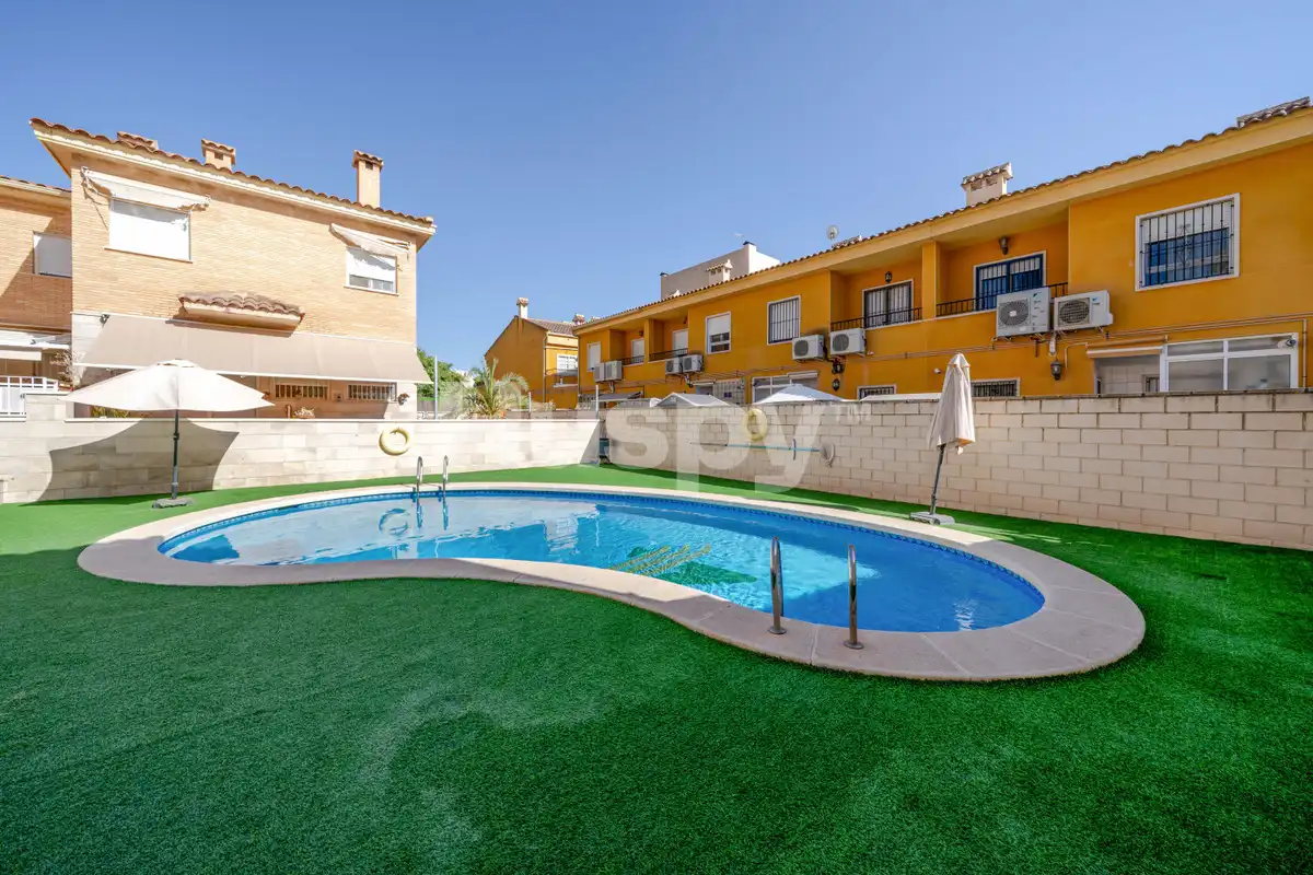 Doppelhaushälfte mit Pool zum Verkauf in C. Uruguay, imagen 34