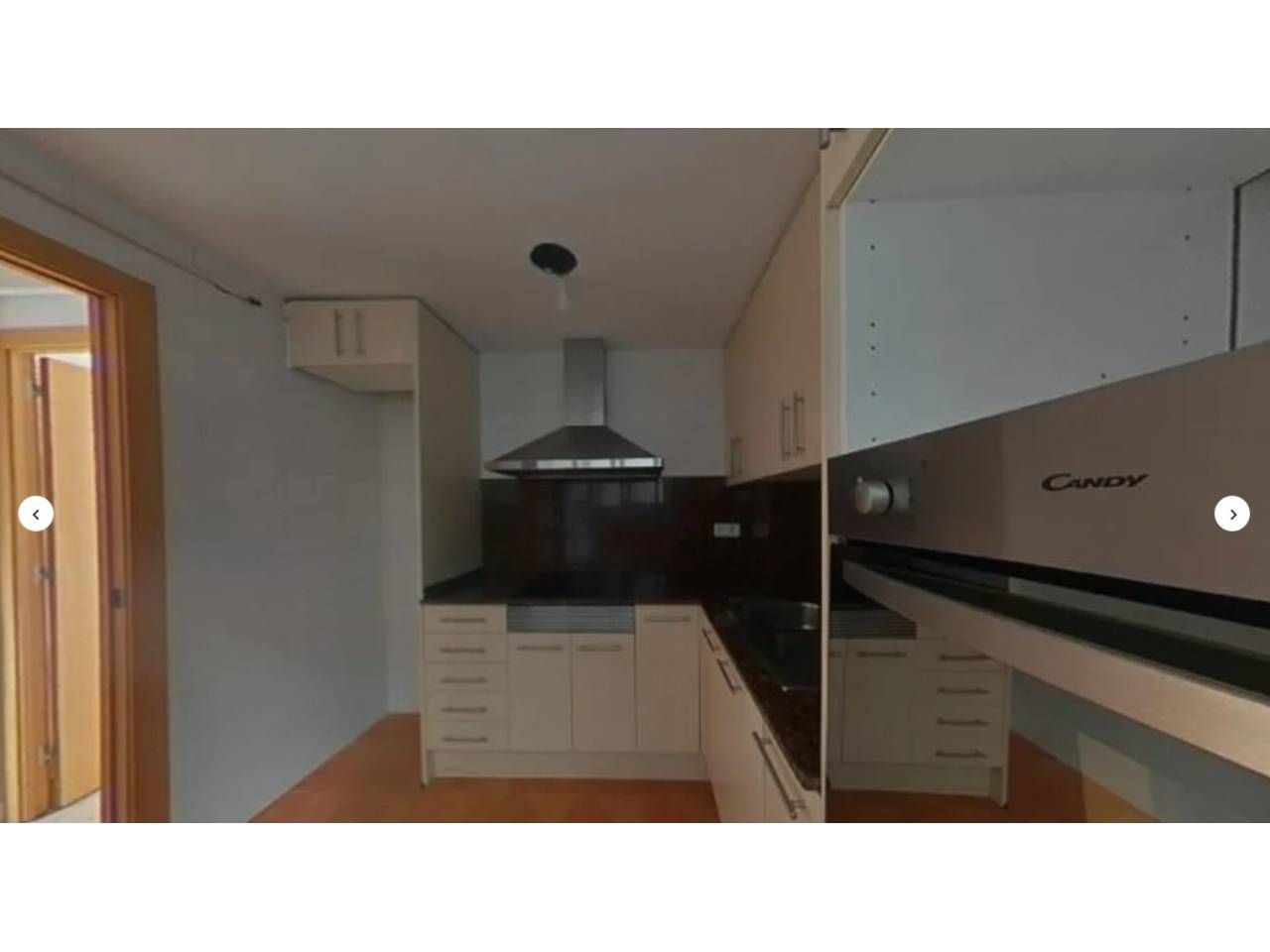 Cuina de Pis en venda en Girona Capital amb Calefacció i Balcó