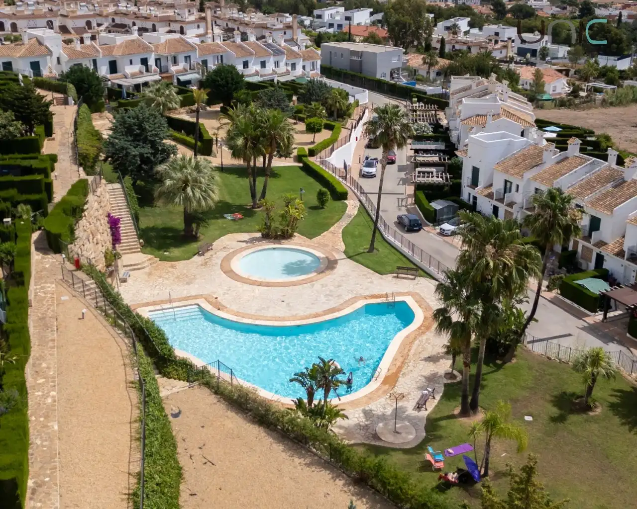 Piscina de Apartament en venda en Polop amb Aire condicionat, Calefacció i Jardí privat
