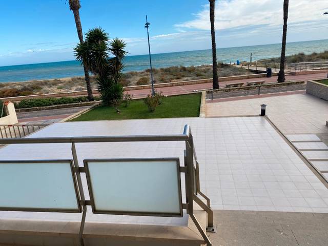 Local comercial en Venta en Avinguda del Papa Luna en La Volta