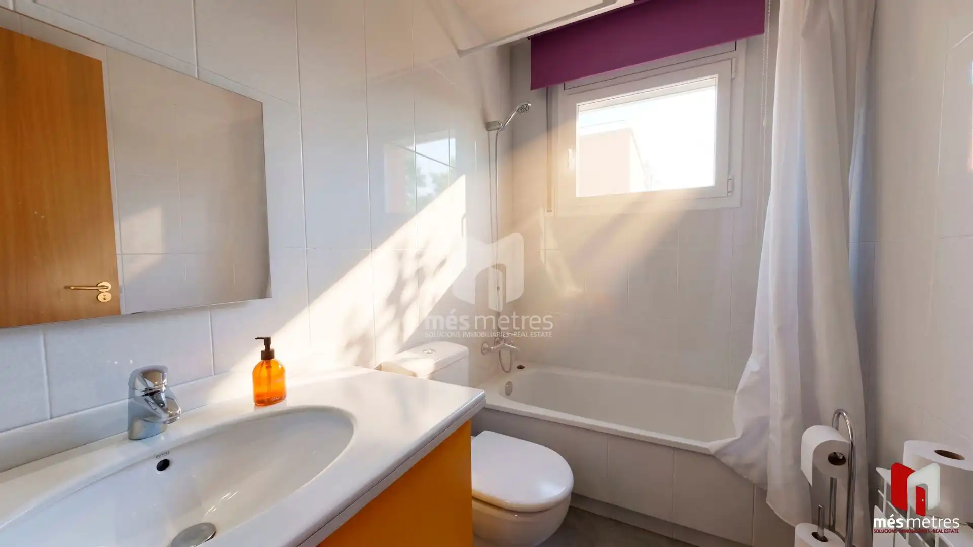Bathroom of Flat for rent in Teià  with Heating, Private garden and Community pool