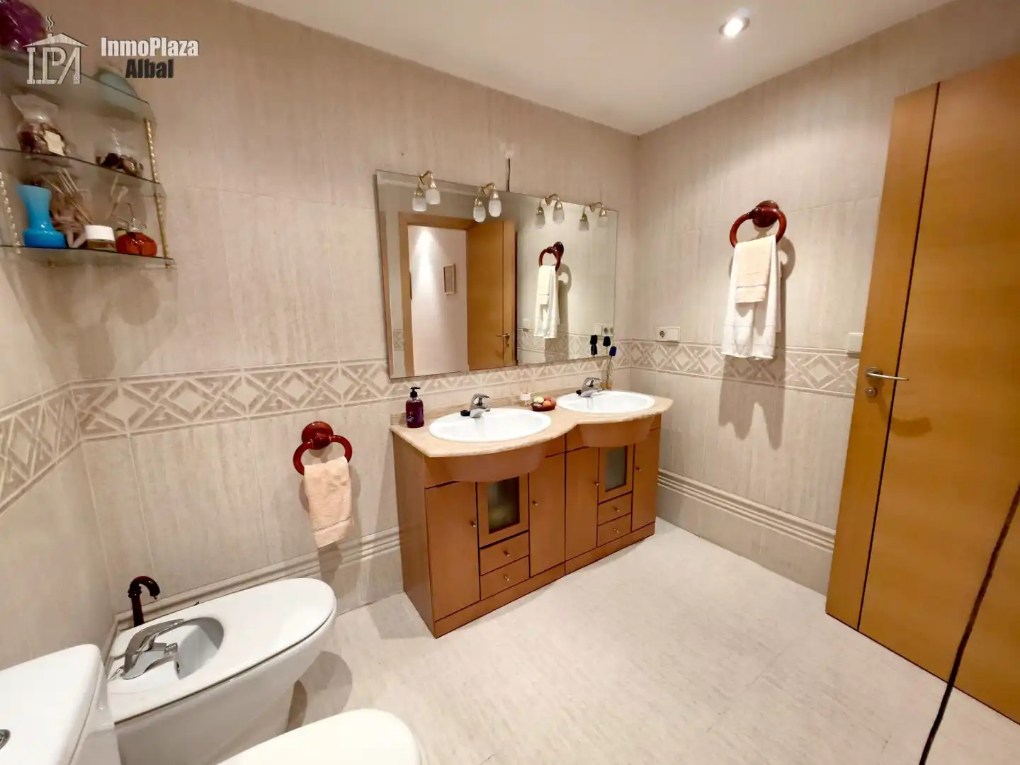 Baño de Dúplex en venta en Catarroja con Aire acondicionado, Trastero y Balcón