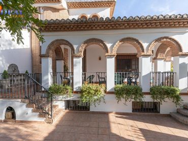 Casa amb piscina en venda a Láchar