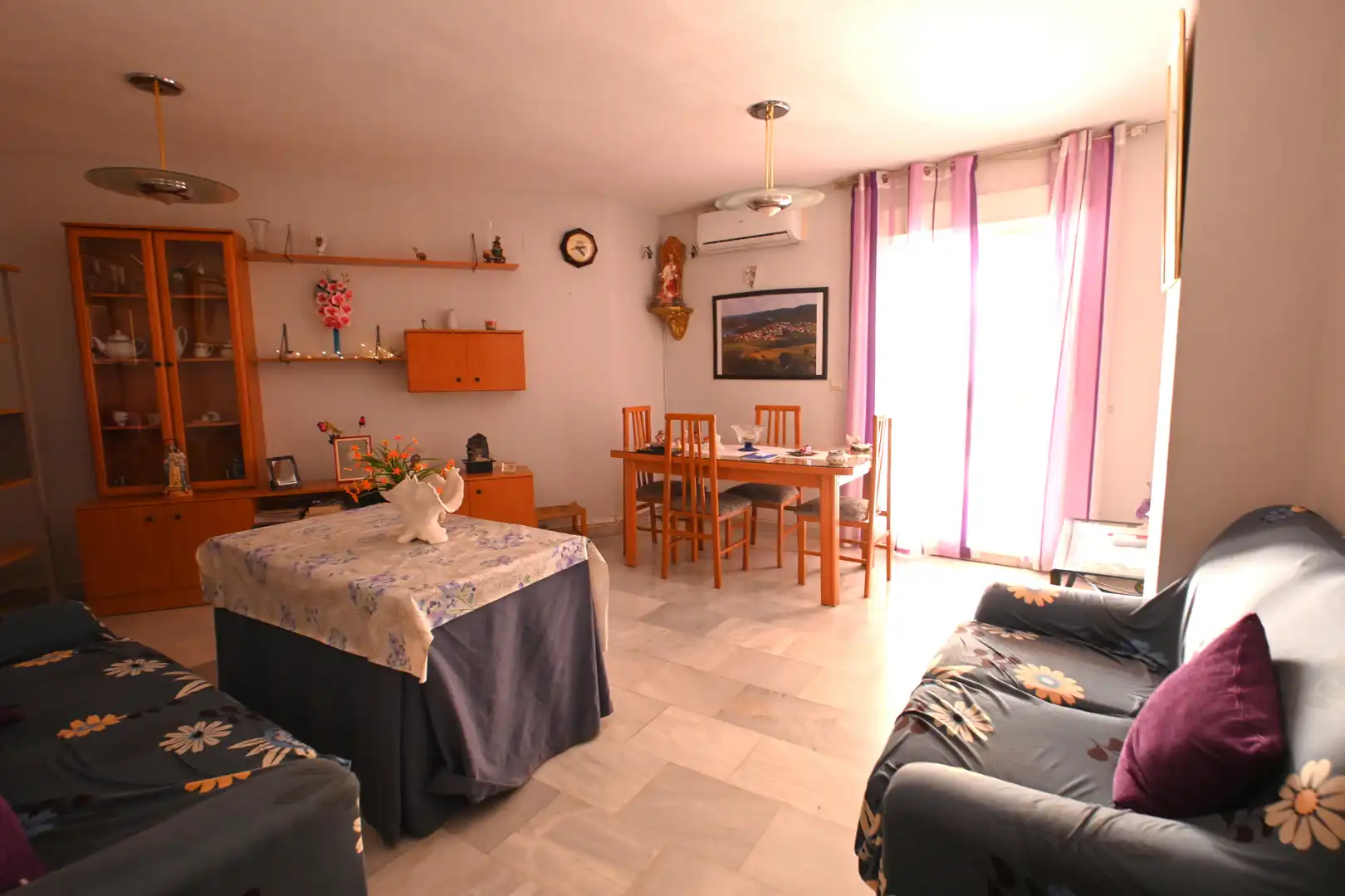 Sala d'estar de Pis en venda en Churriana de la Vega amb Aire condicionat i Terrassa